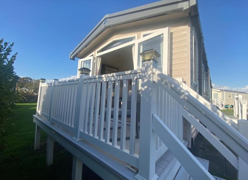 Caravan Church Farm Holiday Village Pagham Buitenkant foto