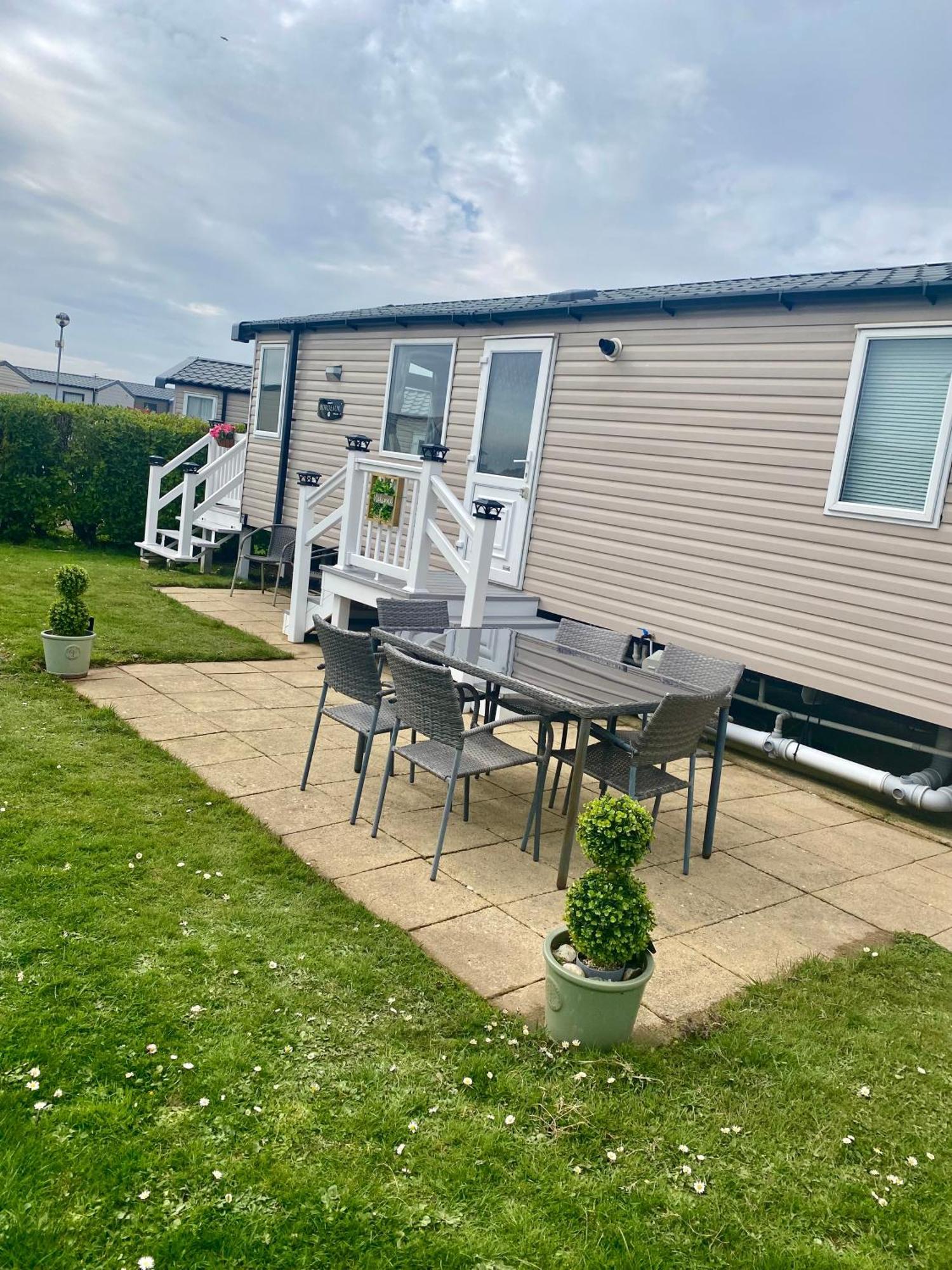 Caravan Church Farm Holiday Village Pagham Buitenkant foto