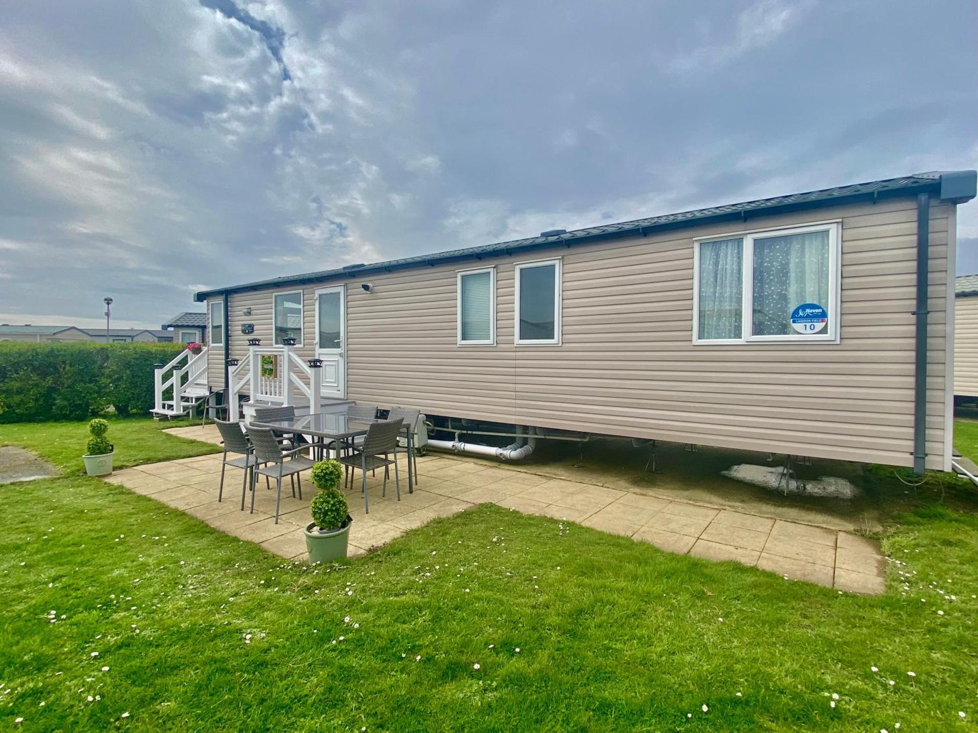 Caravan Church Farm Holiday Village Pagham Buitenkant foto